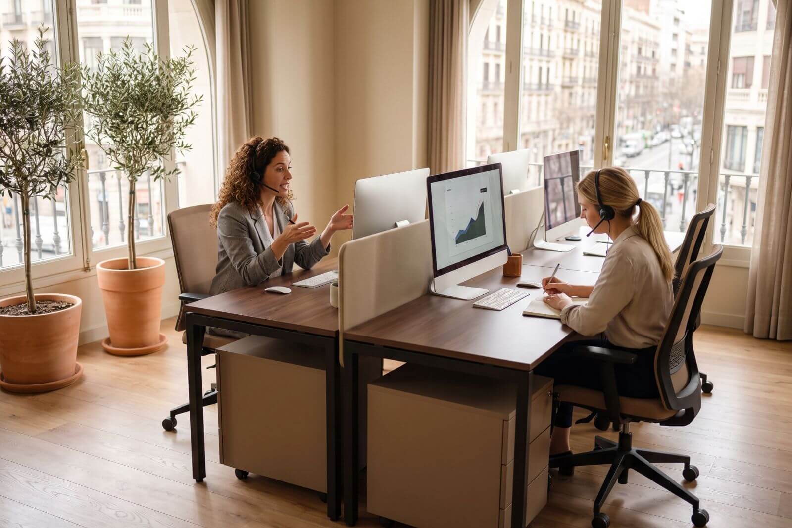 Equipo de Secretariado Virtual identificando y atendiendo llamadas de clientes